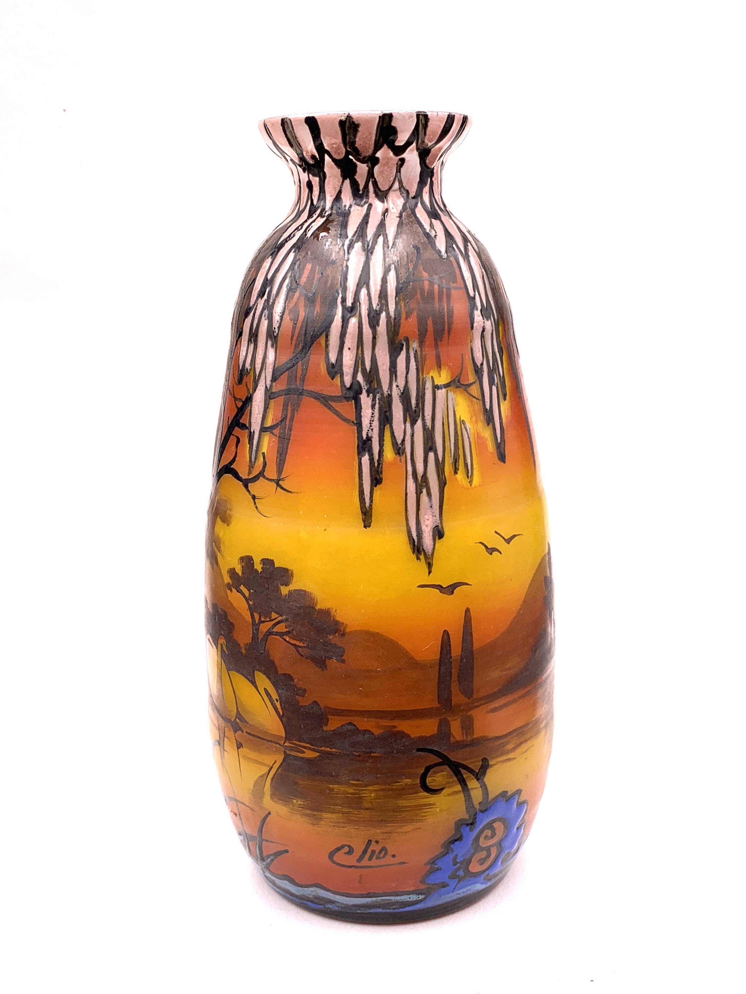 Vase Art Déco en verre peint et émaillé, signé Clio, circa 1920