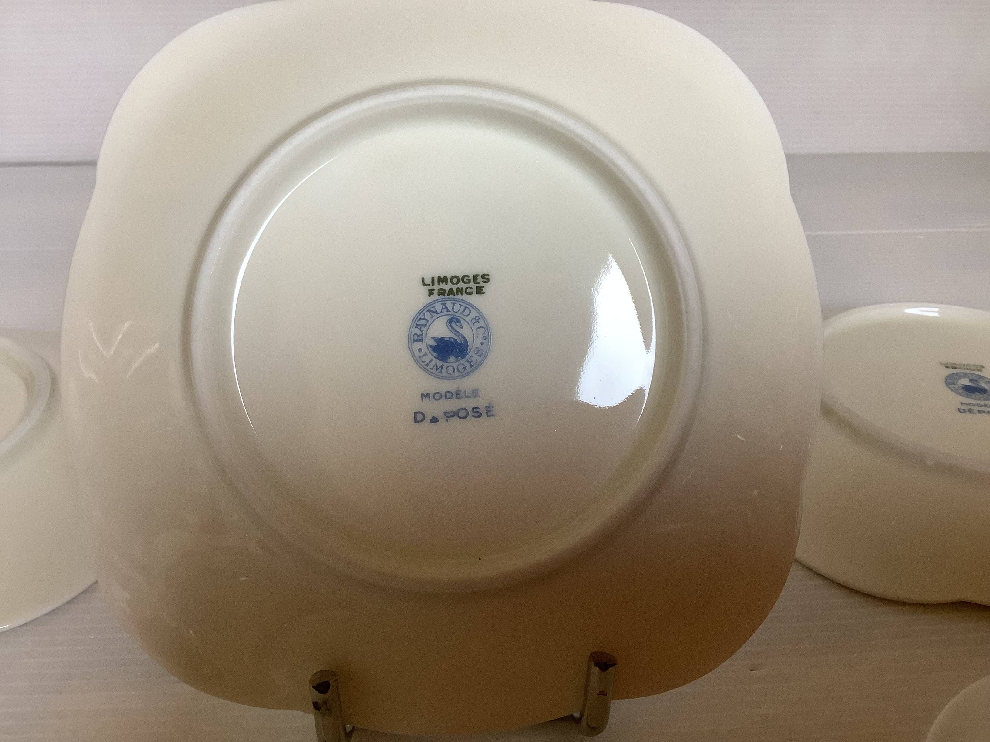 Six petites assiettes à fleurs Raynaud Limoges