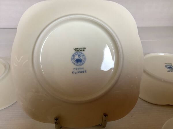 Six petites assiettes à fleurs Raynaud Limoges