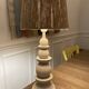 Lampe à poser artisanale en terre et corde