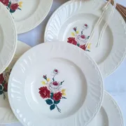Assiettes creuses à fleurs