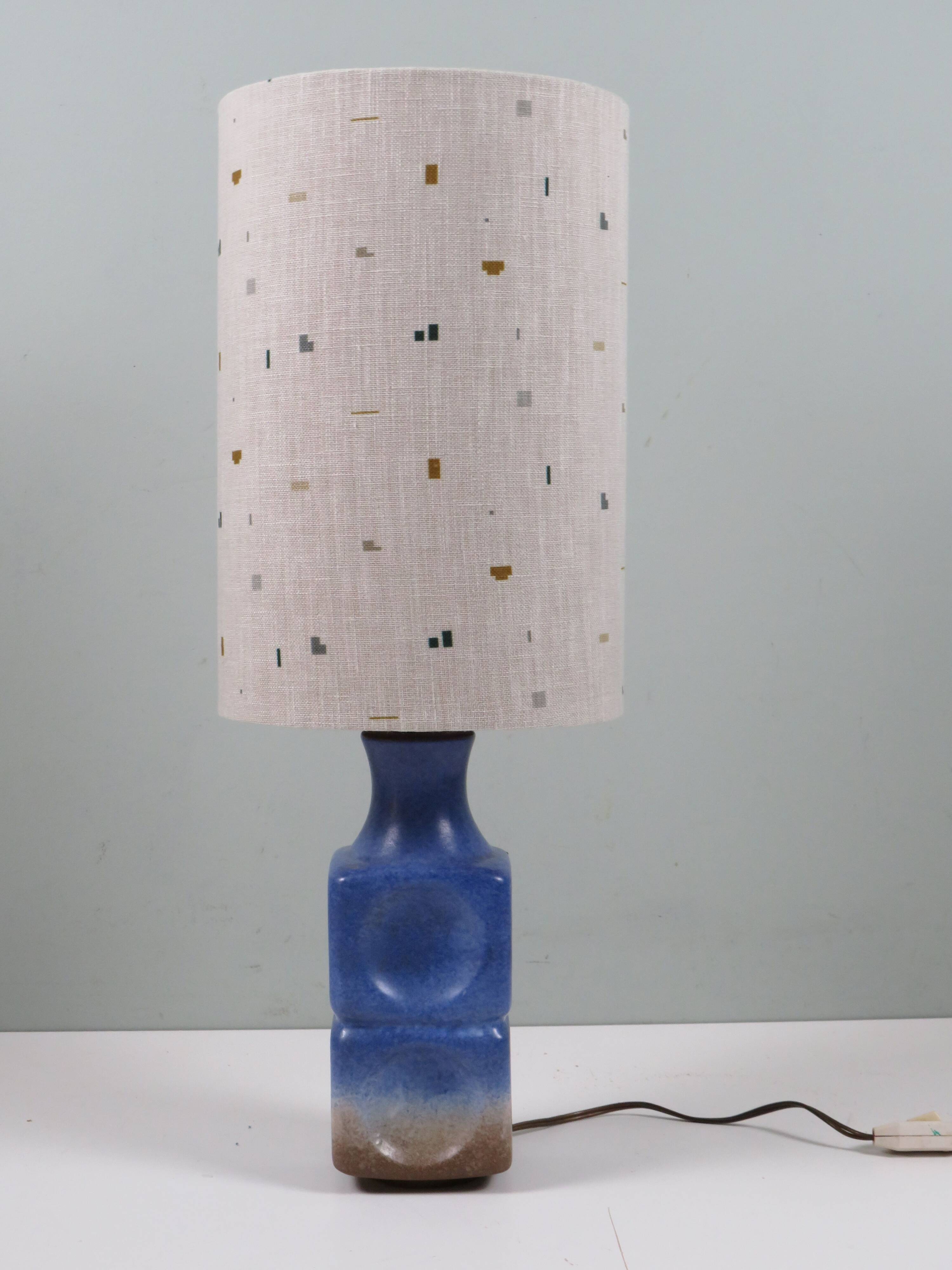 Italian ceramic table lamp with custom shade – 1970