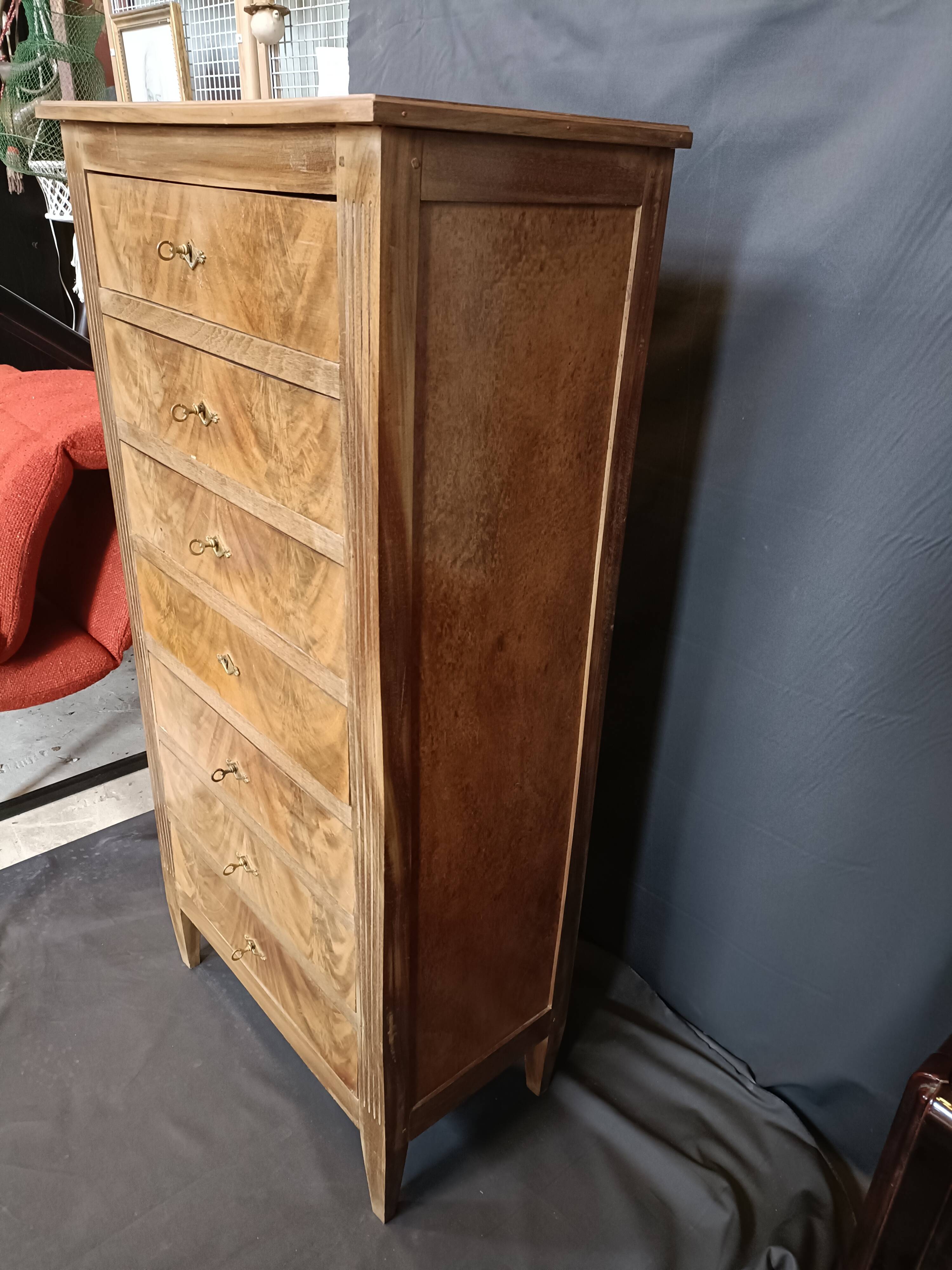 Semainier style Louis XVI en placage de noyer