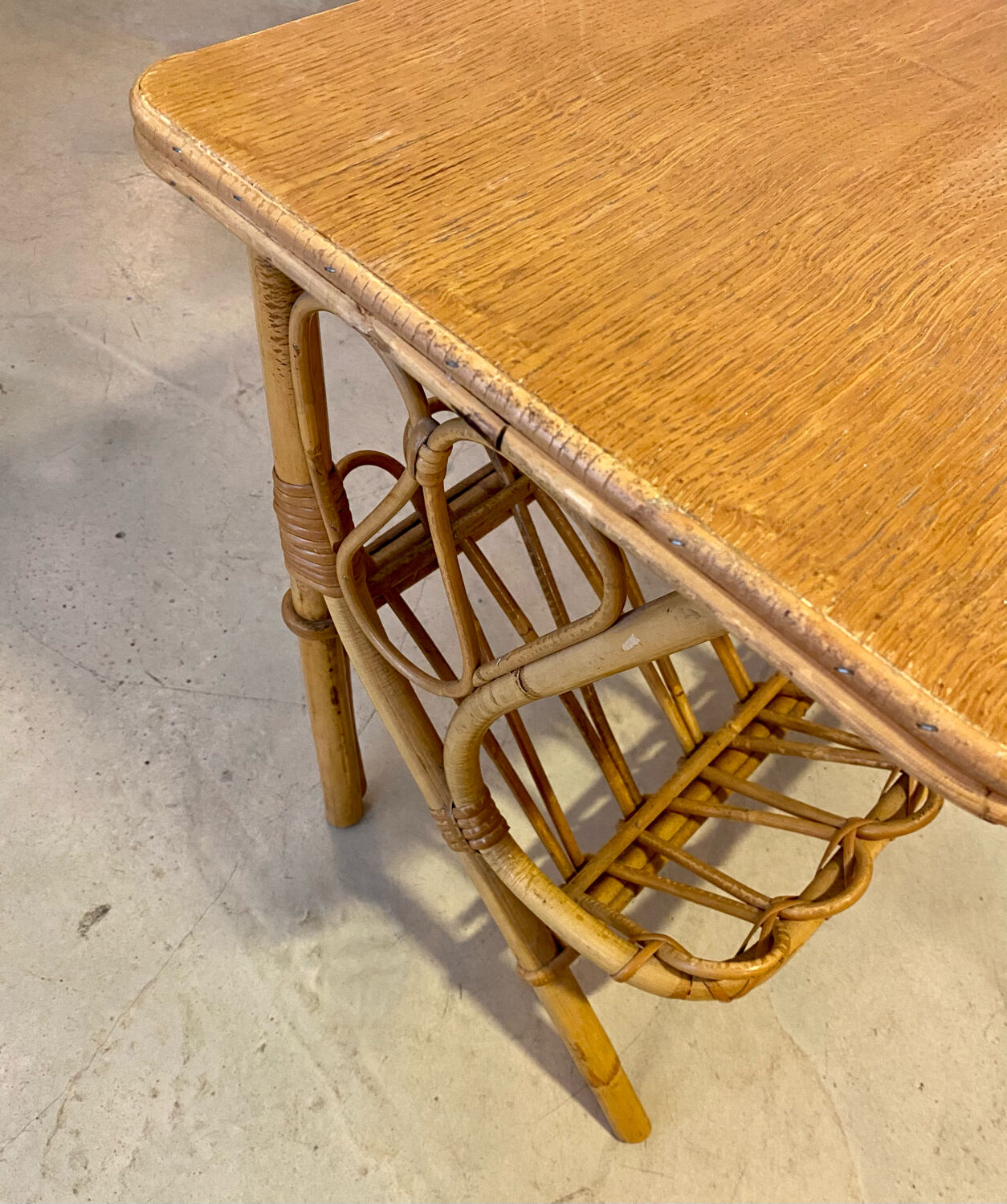 Rattan magazine holder table