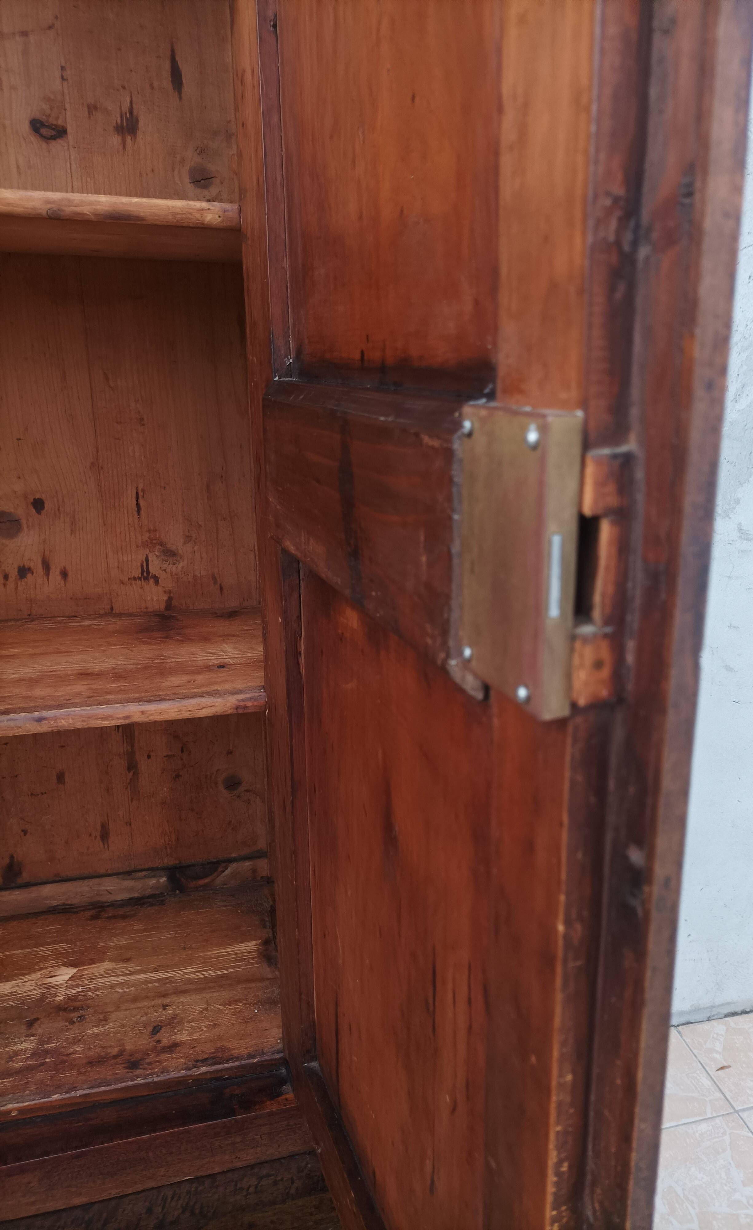 Buffet Louis XIII en noyer