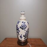 Ceramic lamp with Asian decoration with matching lampshade.