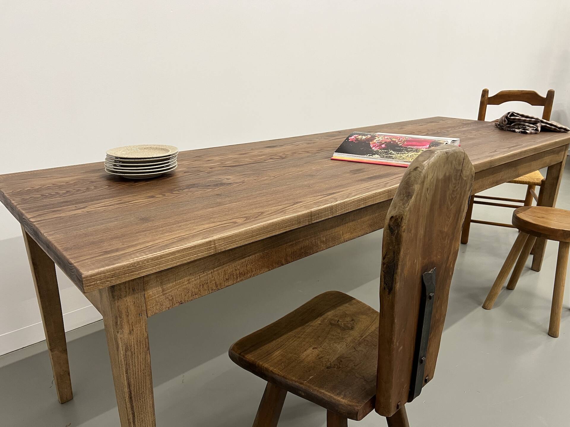 Farmhouse table with spindle legs in solid beech and ash
