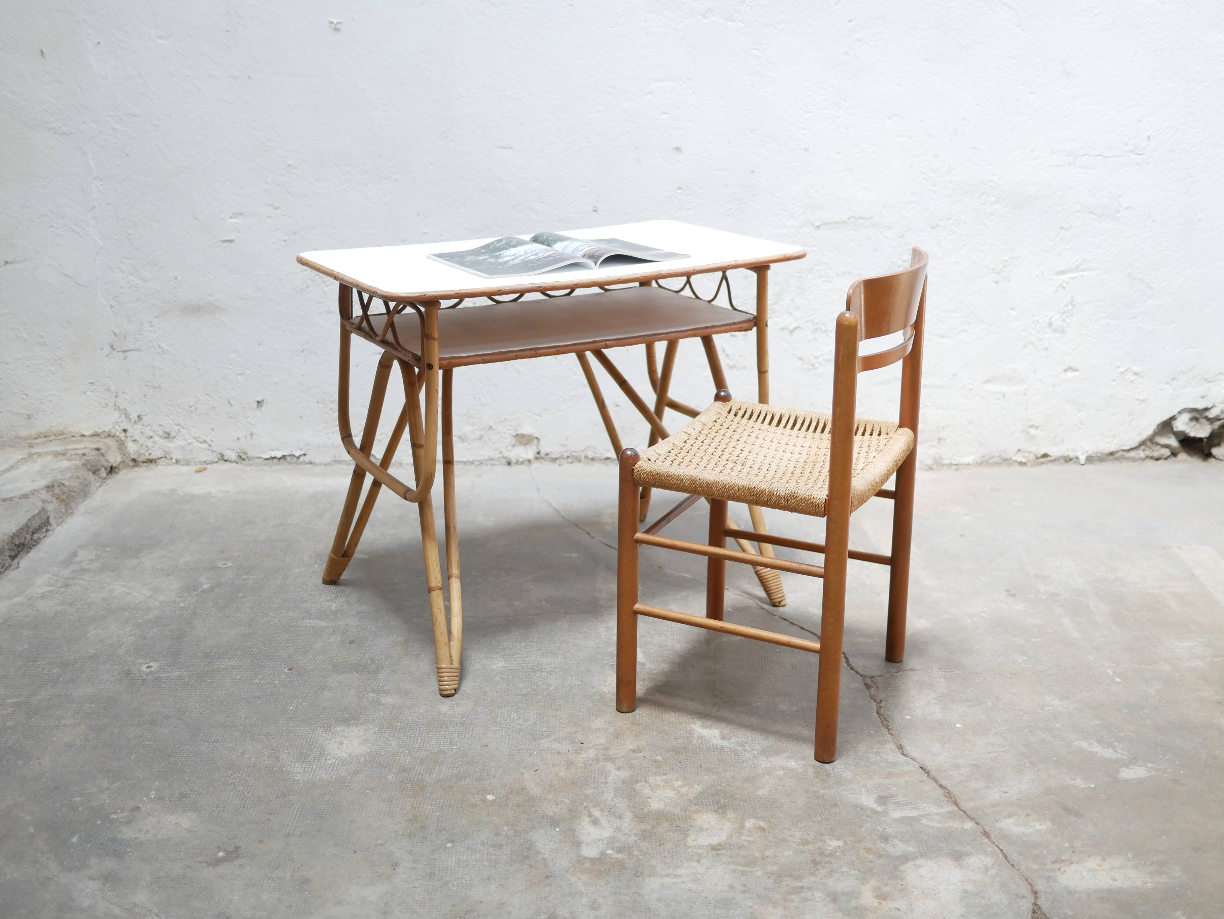 Bureau vintage en rotin