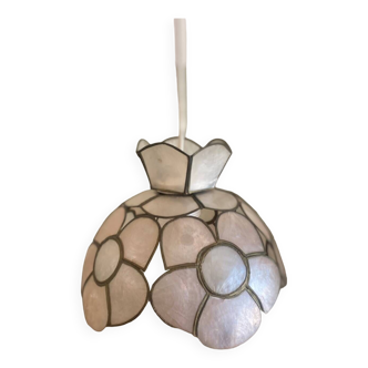 Mother-of-pearl suspension