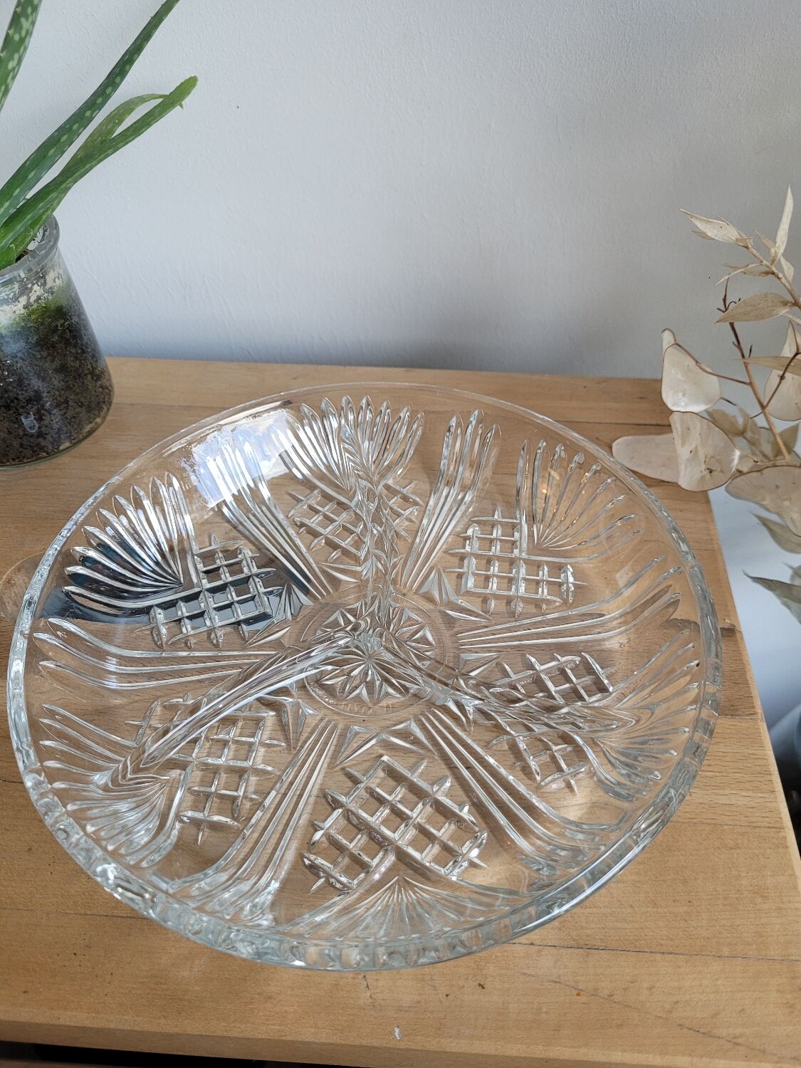 Chiseled glass serving dish