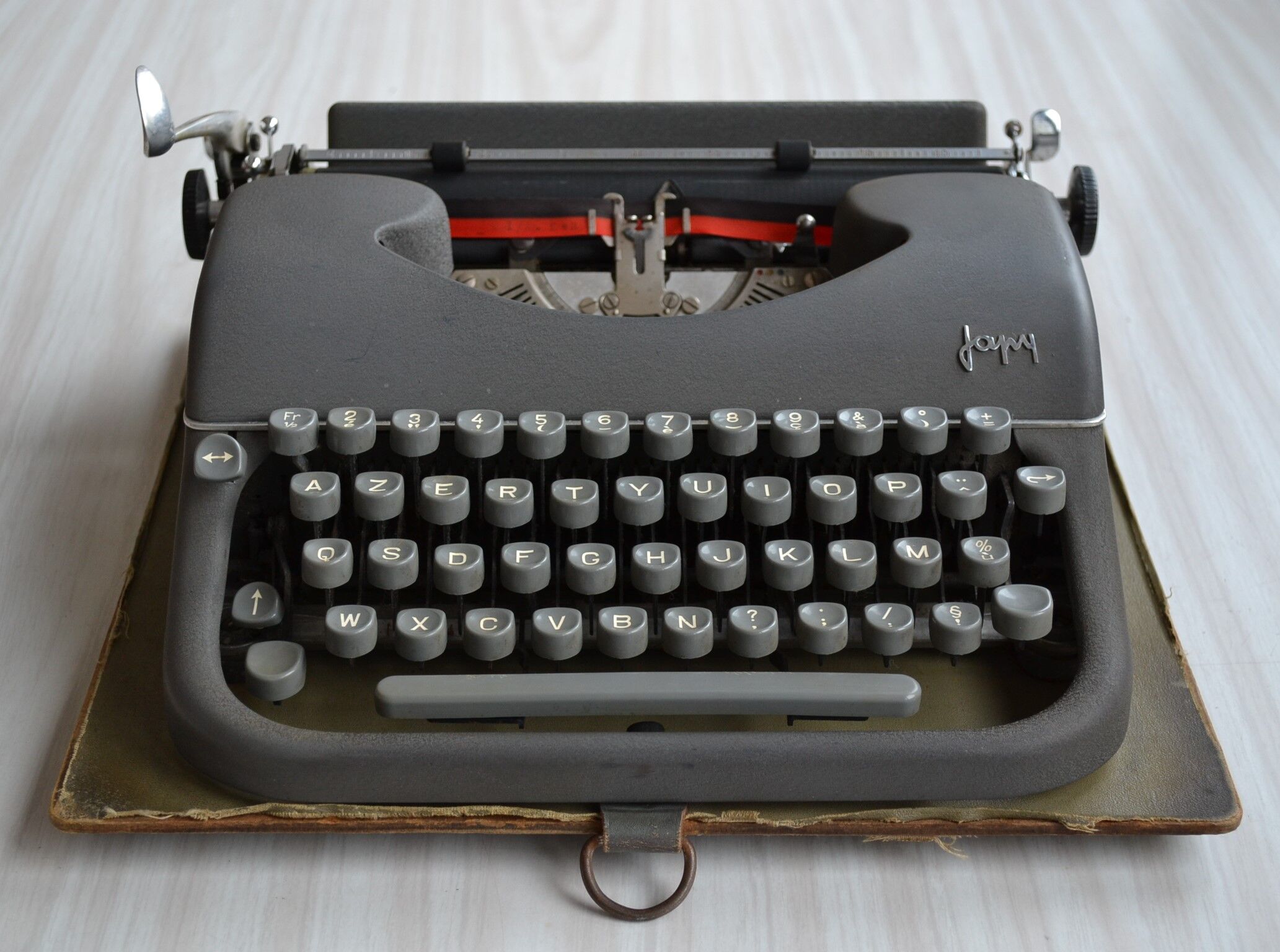 Japy portable metal anthracite 1960 portable writing machine