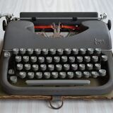Japy portable metal anthracite 1960 portable writing machine