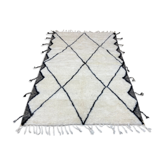 Tapis blanc laine avec encadrement