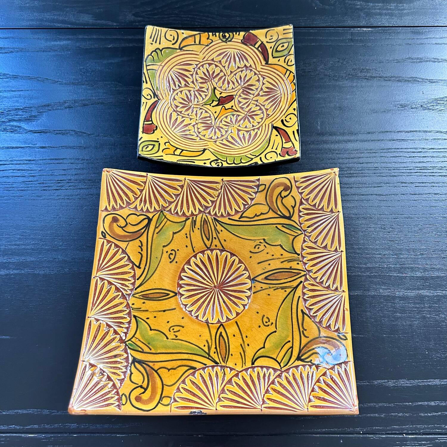 Pair of oriental decor empty pockets