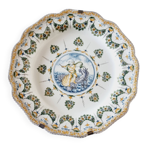 Assiette ancienne en - main