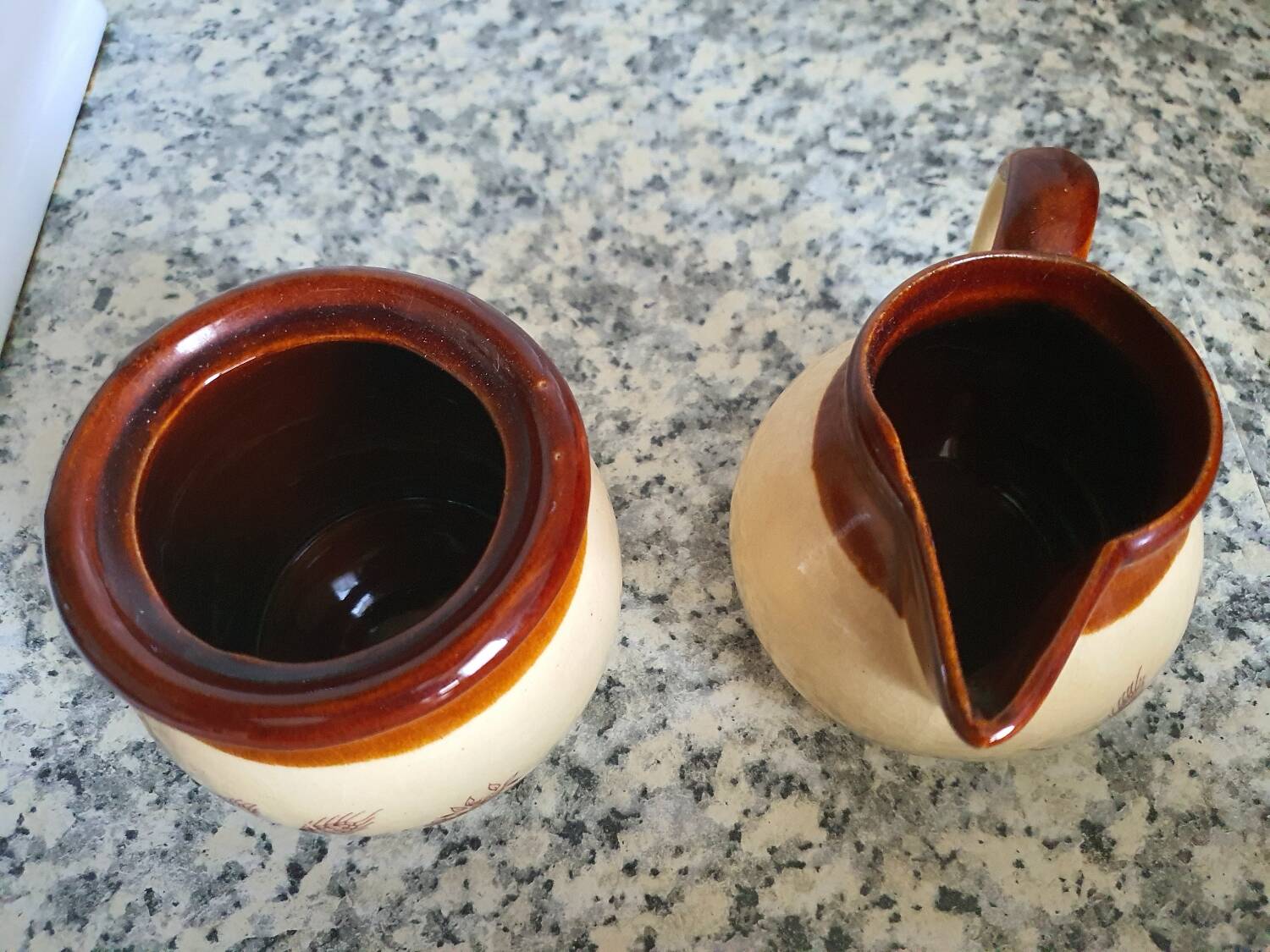 Pot et pichet de cuisine