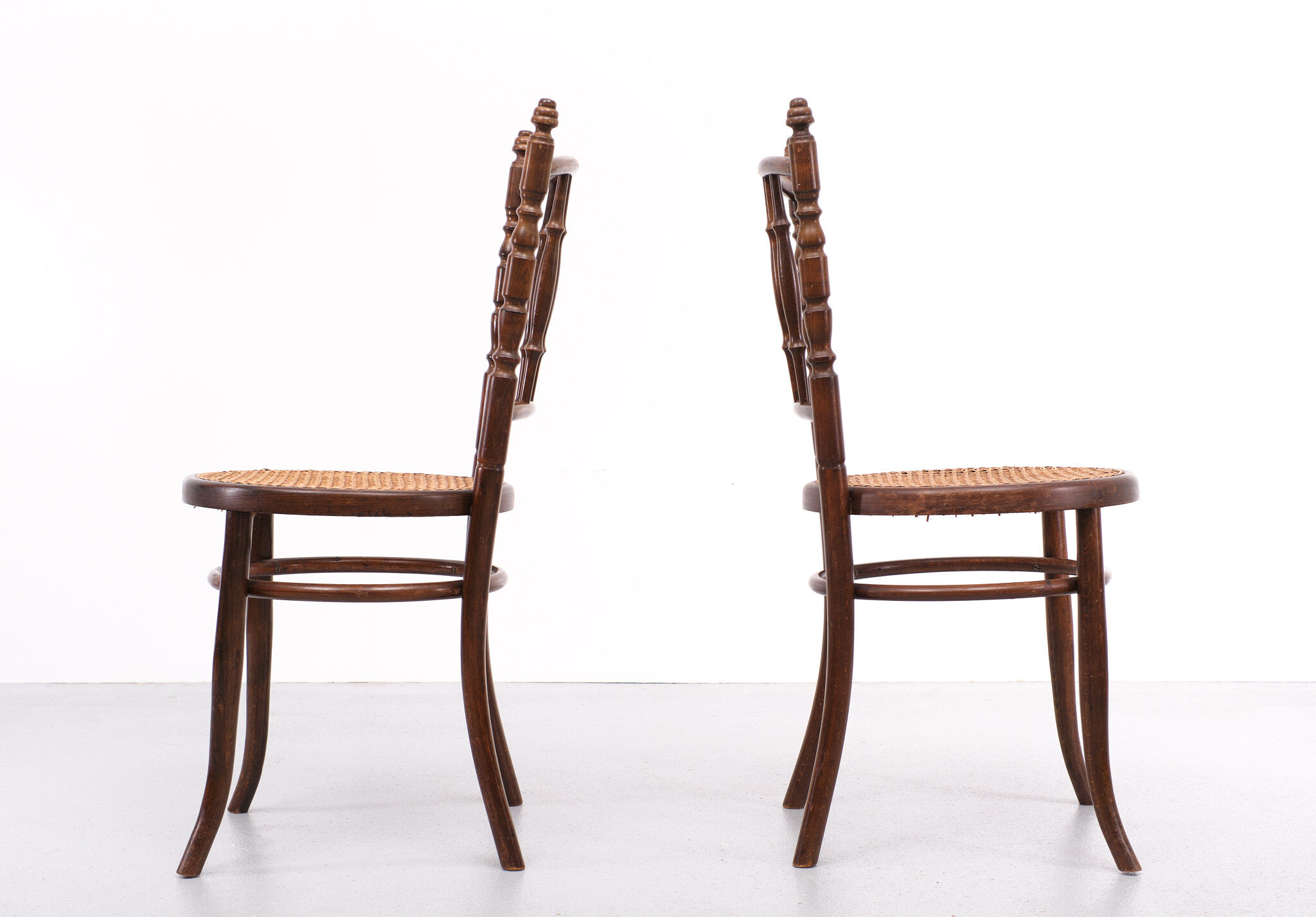 2 Thonet Mundus chairs Vienna Austria, circa 1925