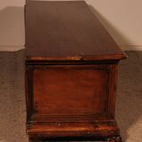 Italian Renaissance walnut chest - circa 1600