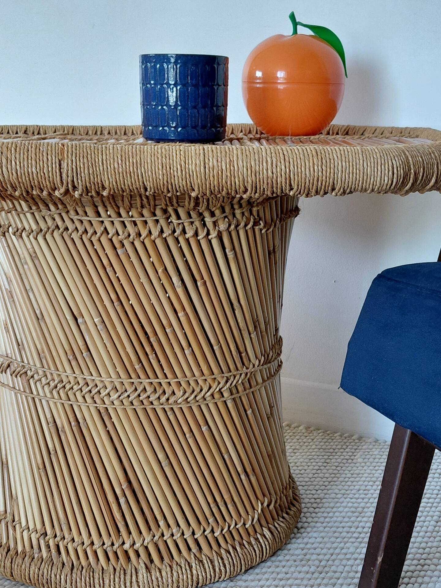 Table basse sculpturale en rotin tressé-vintage années 60/70