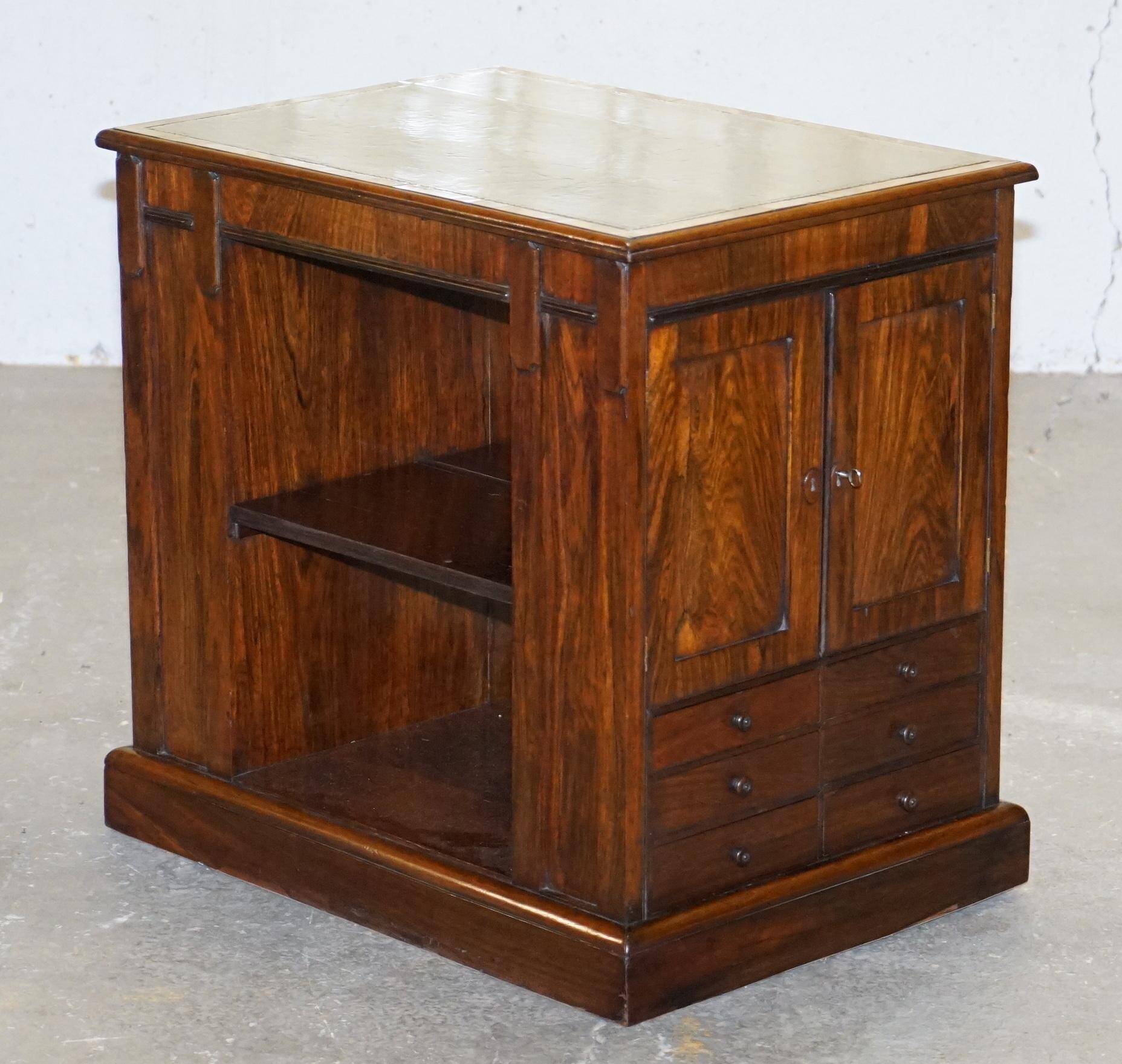 Cabinet de bibliothèque Folio en bois dur William IV vers 1830 avec tiroirs