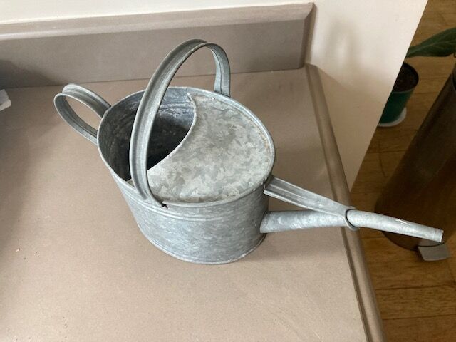 Zinc watering can