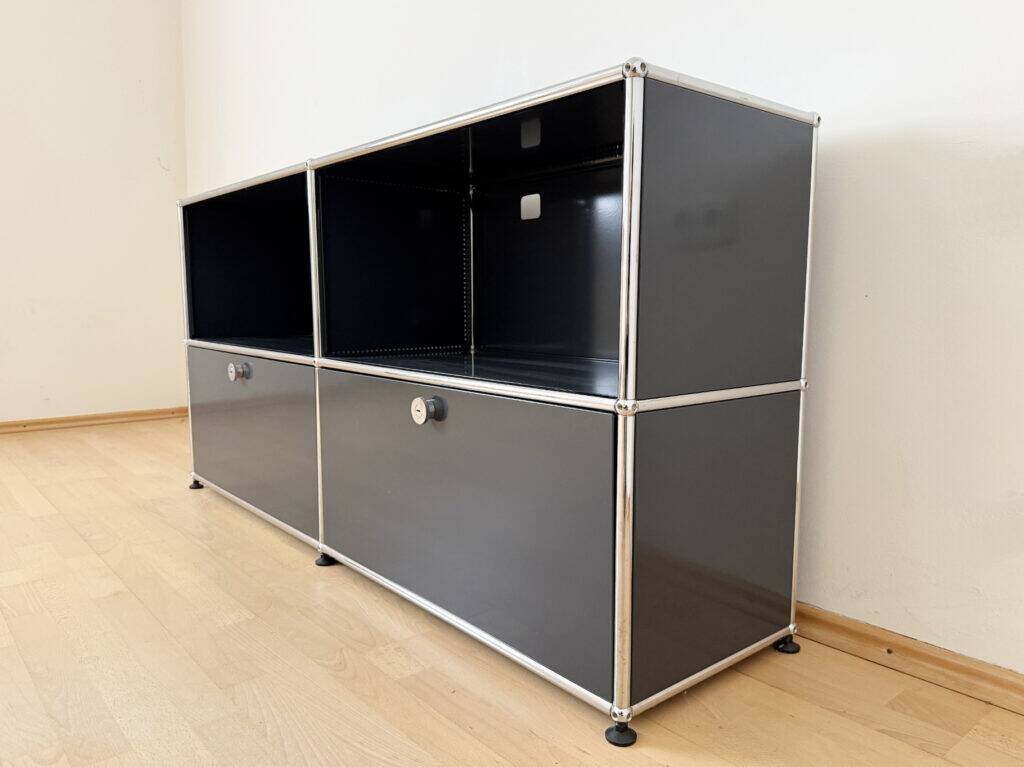 USM Haller sideboard, medium grey RAL 7004, 4 compartments with 2 flaps, Switzerland, 2000s