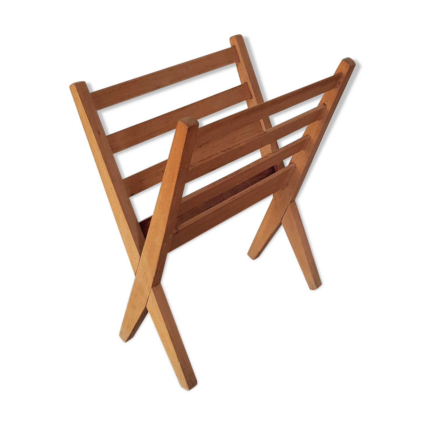 Scandinavian magazine holder