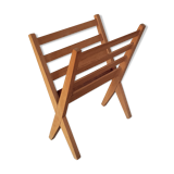 Scandinavian magazine holder
