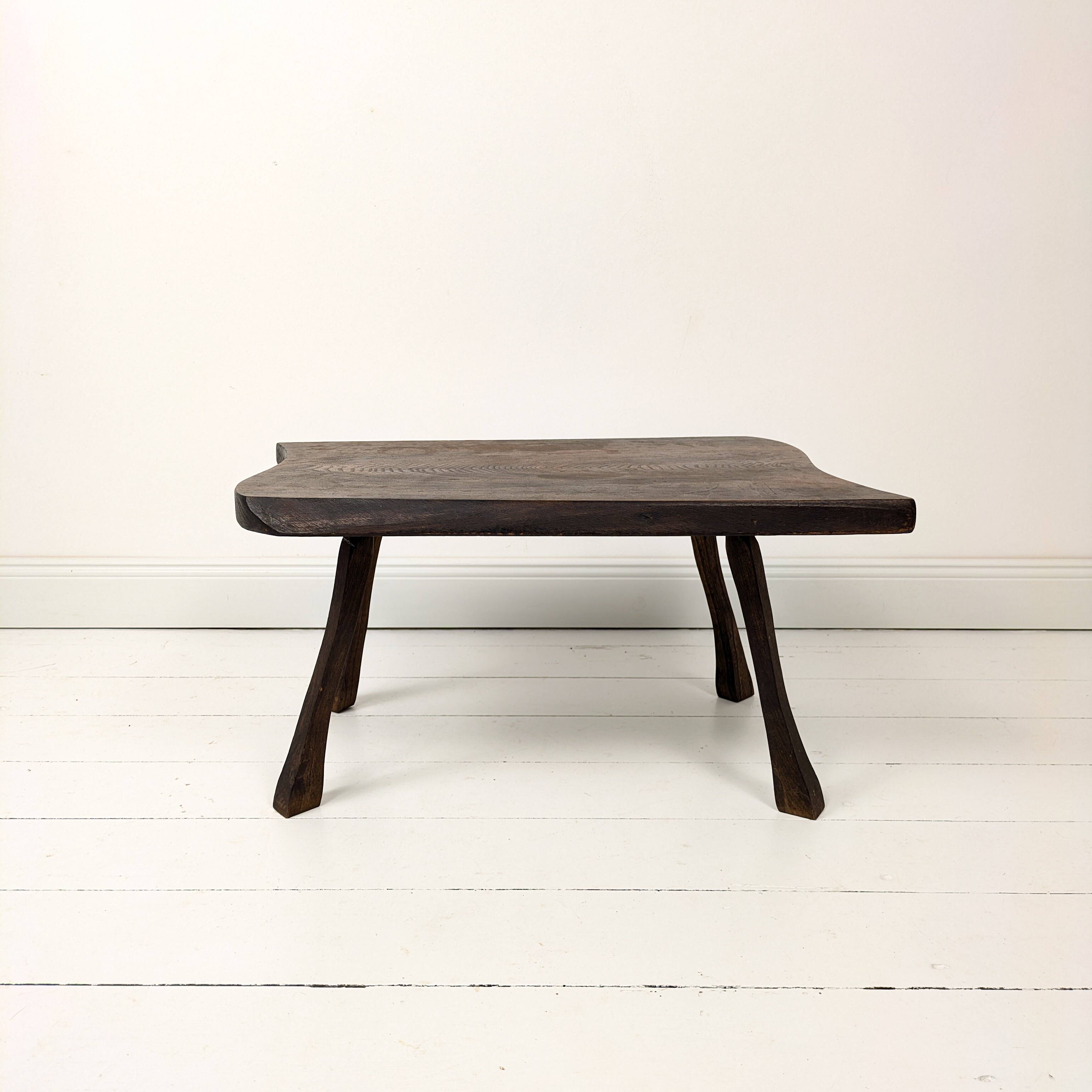 Mid Century Table d'appoint Tabouret de fleur Banc de fleur Tabouret Table basse en bois massif Brut