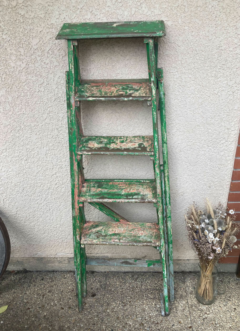 Escabeau d'artiste ancien patiné