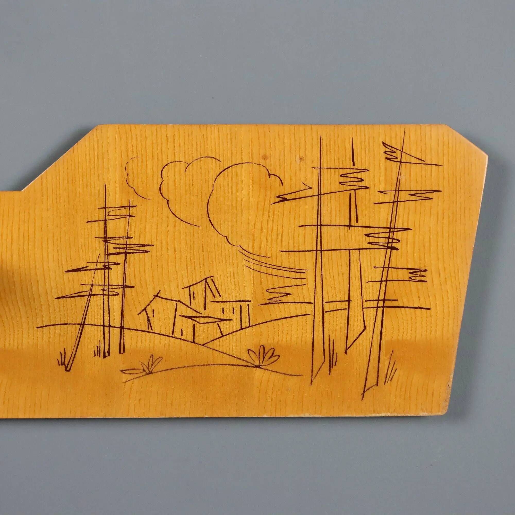 Vintage maple shelf with decoration, Italian design from the 1960s.