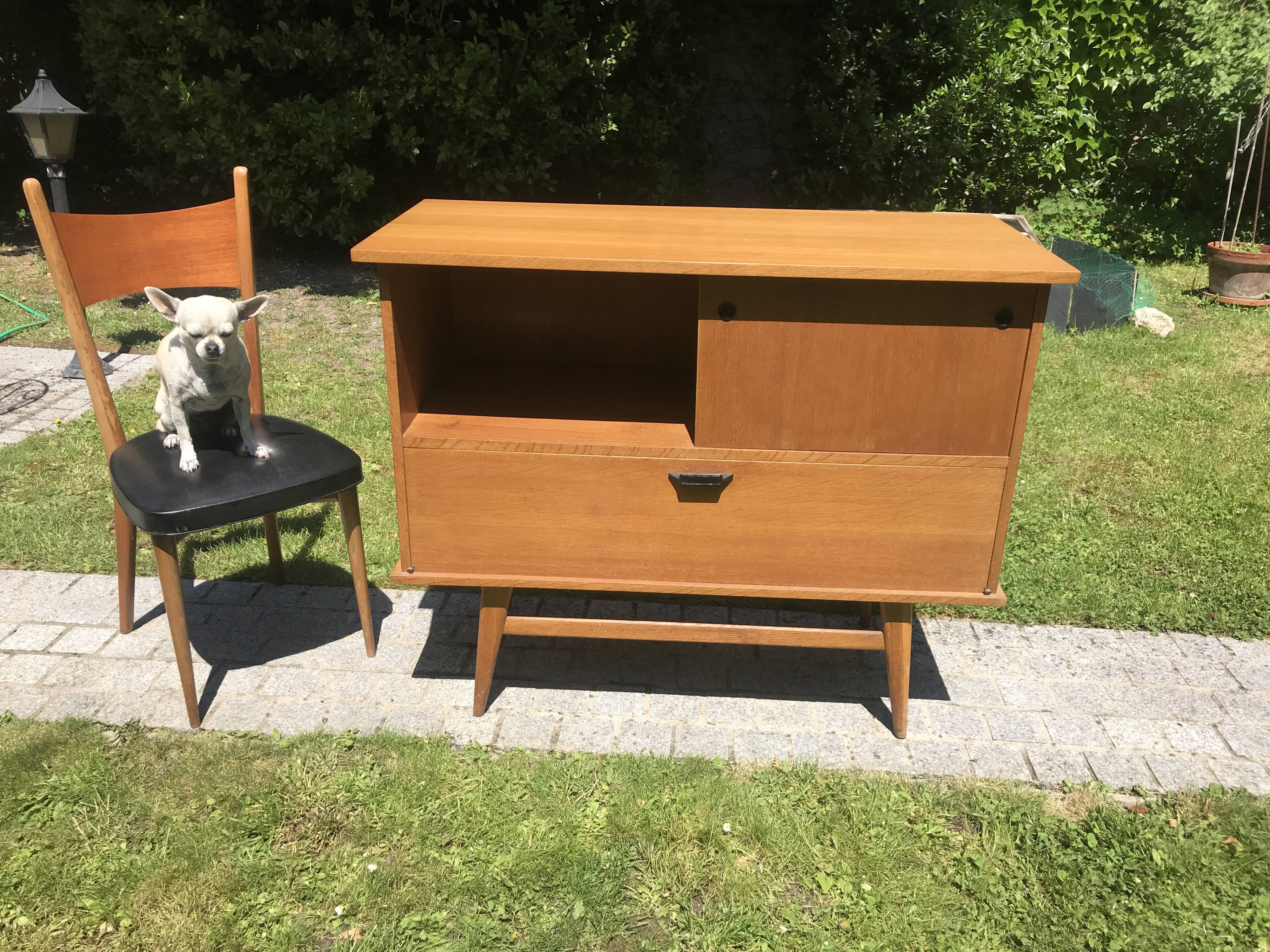 Small sideboard vintage HiFi 1950 feet compass