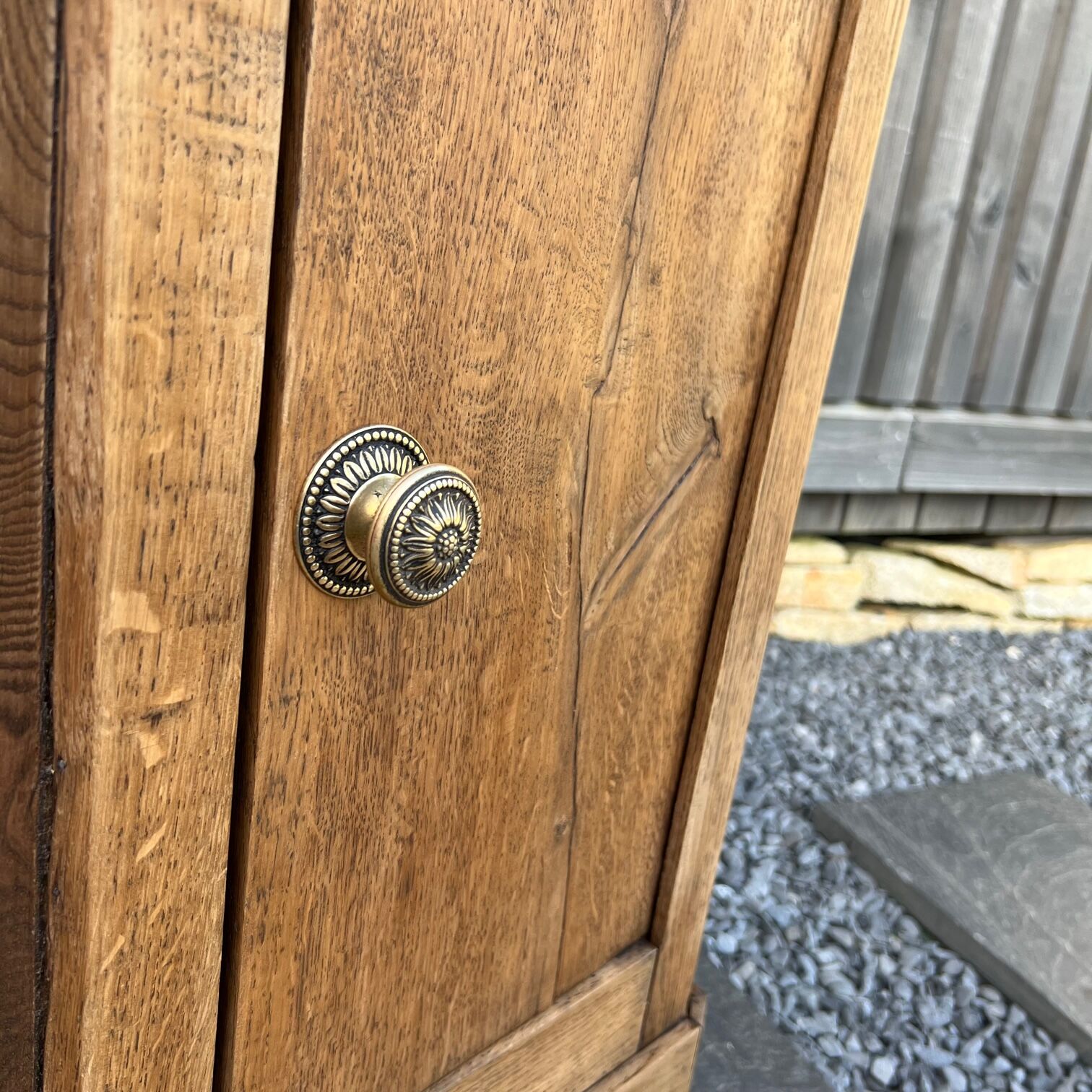 Chevet restauré en chêne massif