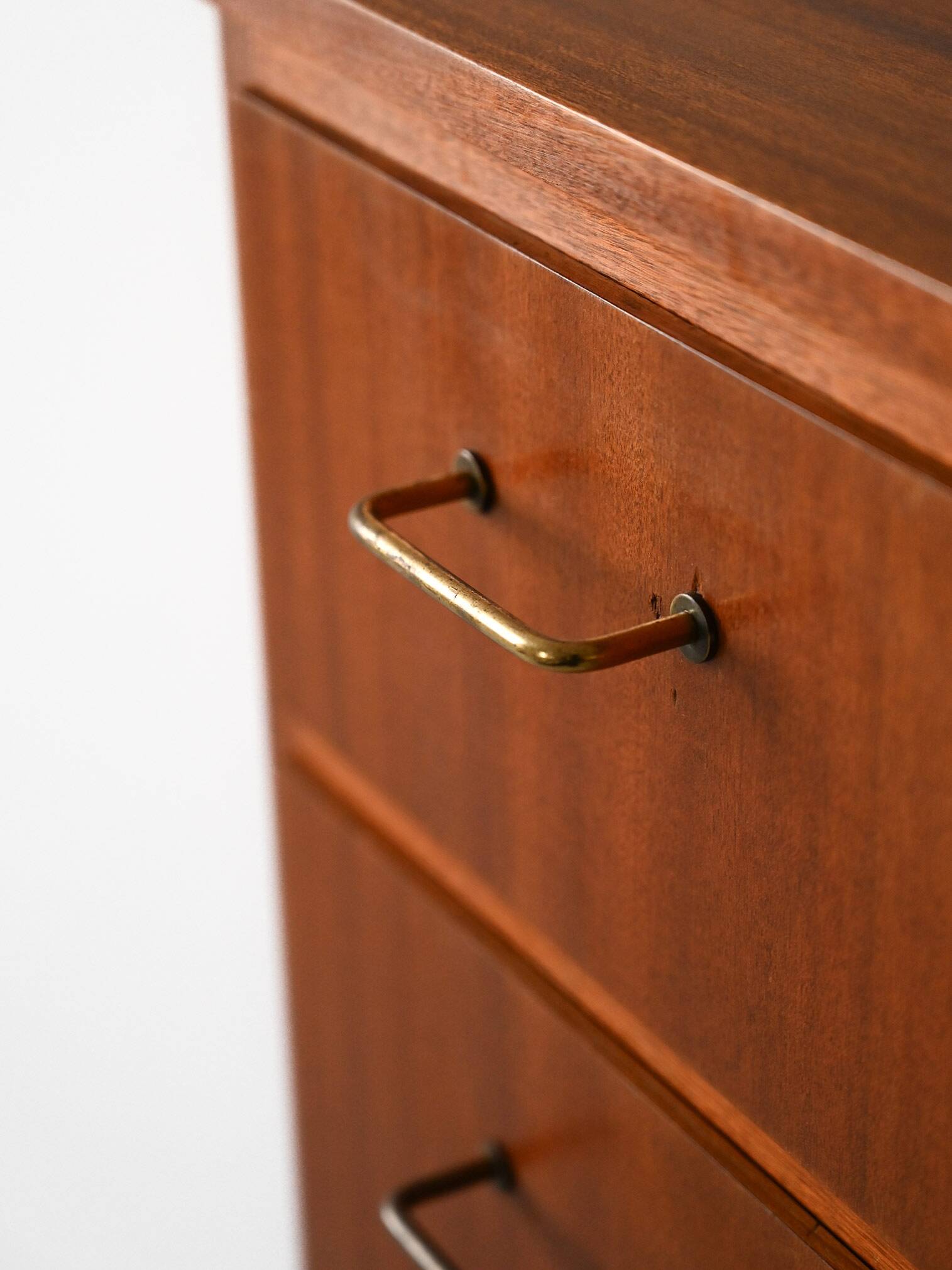Mahogany chest of drawers with 4 drawers