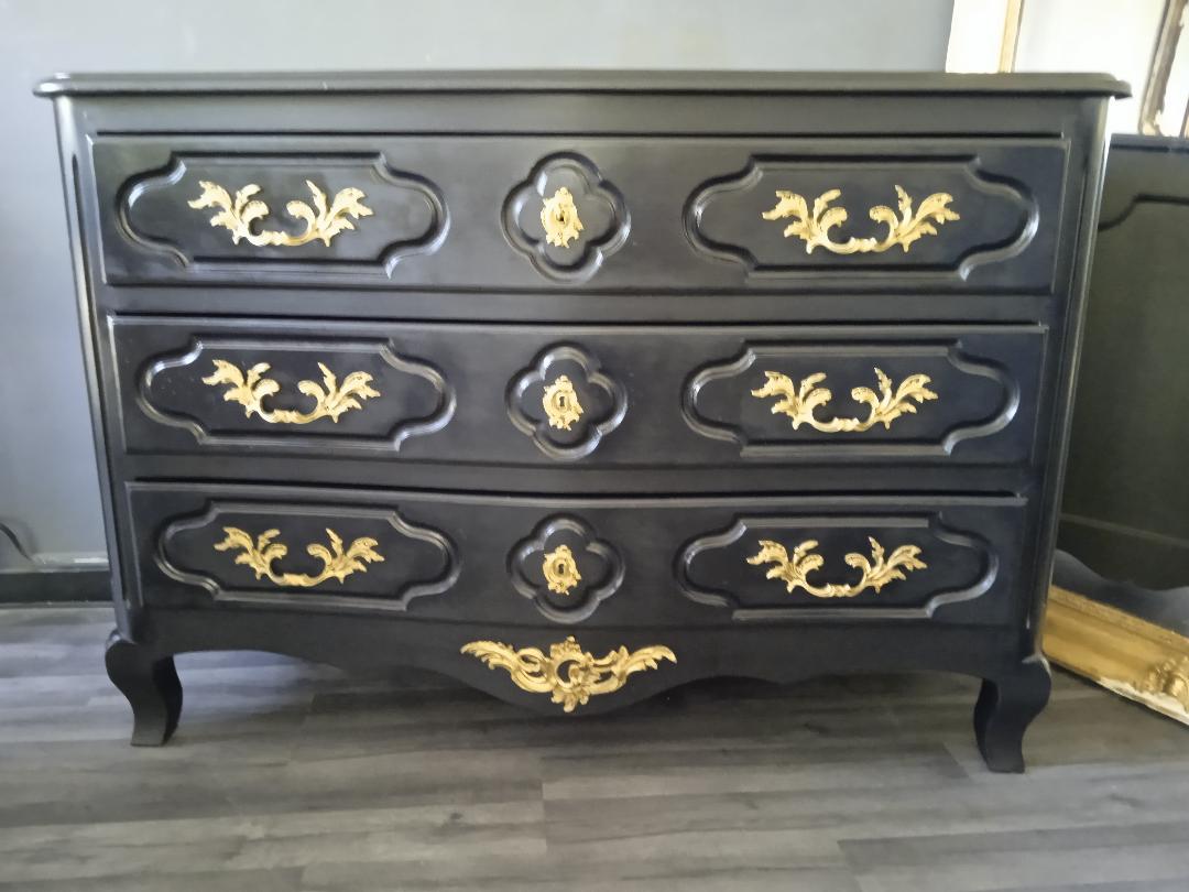 Louis XV style curved chest of drawers