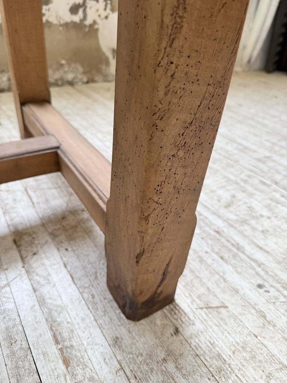 Antique farmhouse or drapery table in walnut, 1900 XL