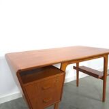 Teak vrijstaand partner bureau met schuine vormen, lades en extra werkblad