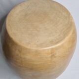 Brutalist monoxyle stool in solid mango wood, organic shape, 37 cm.