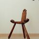 Chaise brutaliste tripode début XXeme