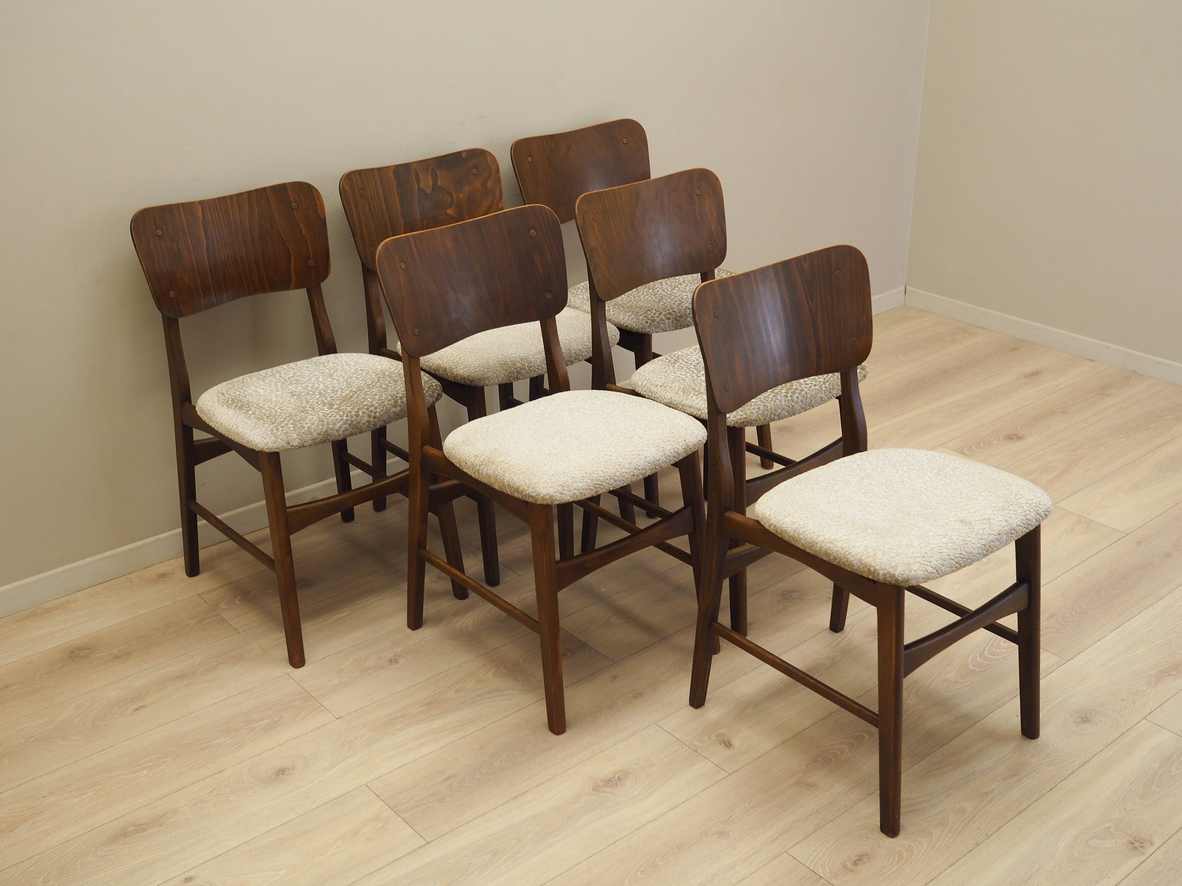 Ensemble de six chaises, design danois, années 1960, fabriquées au Danemark.