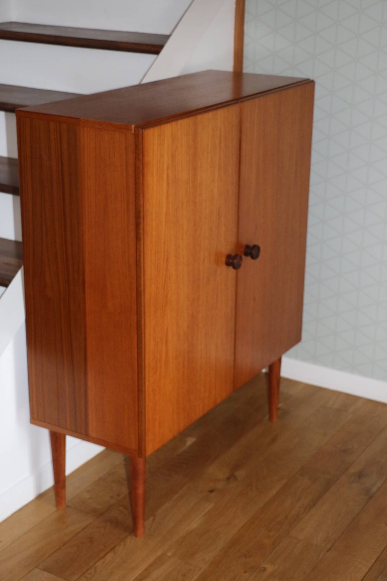 Omnia sideboard with 2 doors