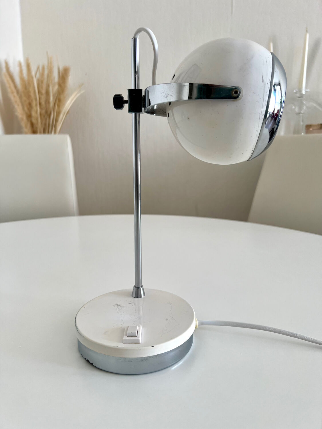 Italian adjustable eyeball lamp in chrome and opaline, 1970s.