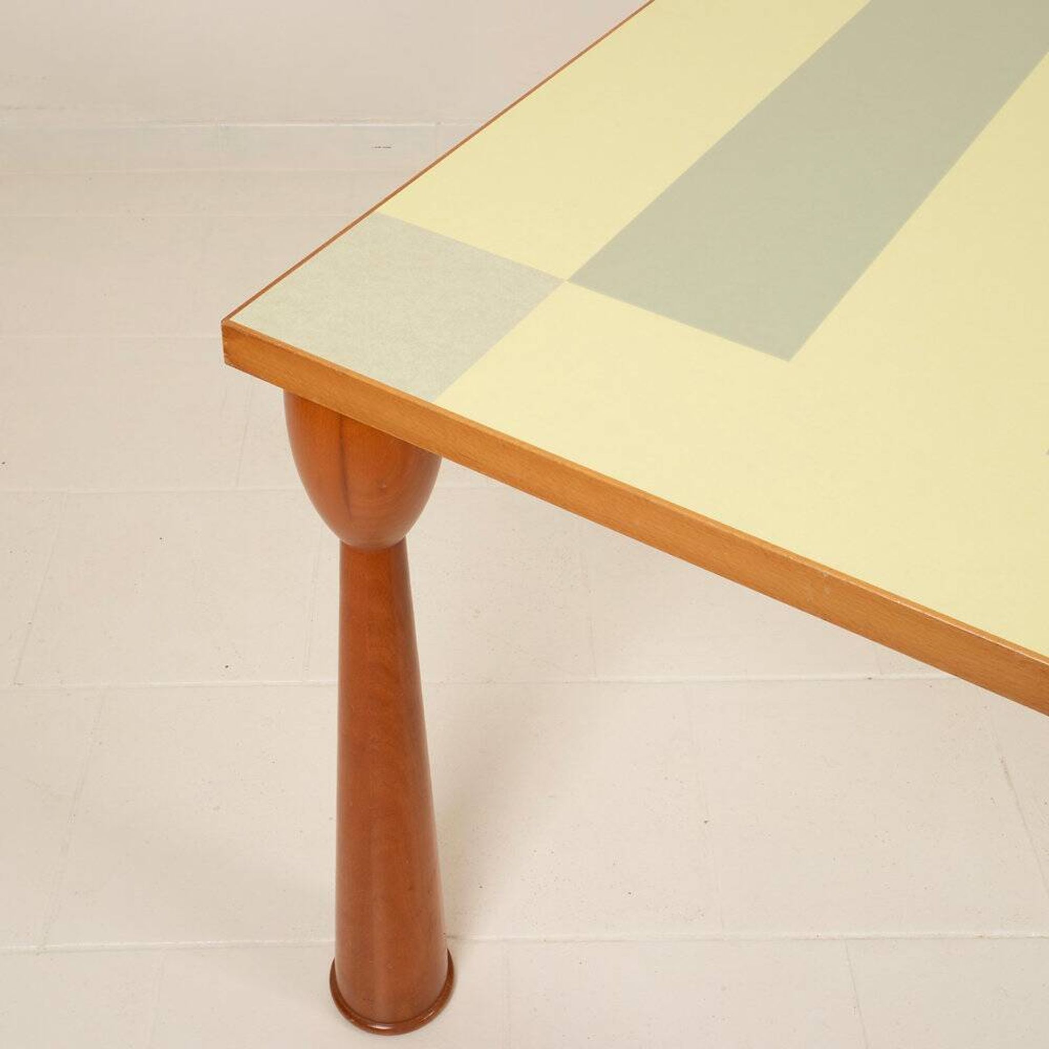 Table Alicudi par Ettore Sottsass pour Zanotta