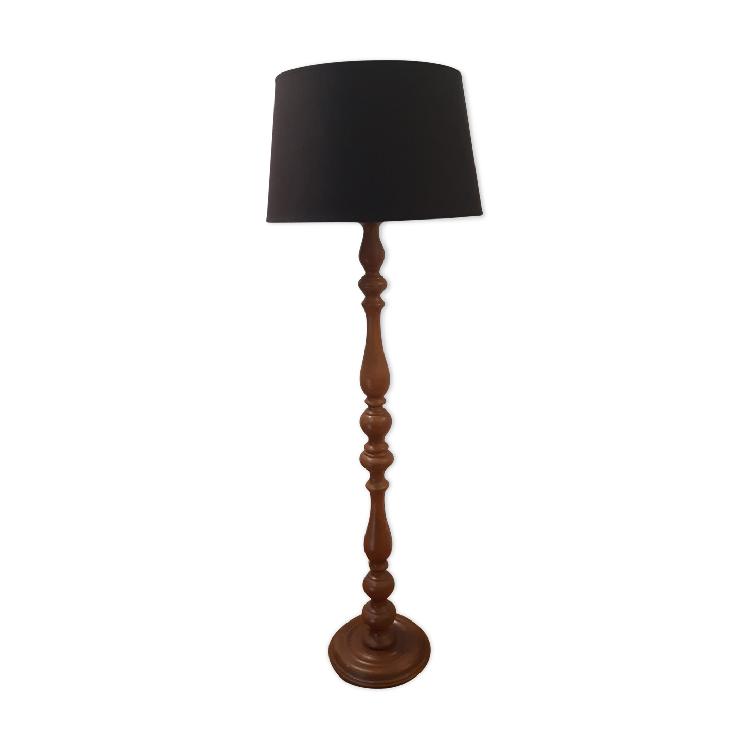 Carved wooden lamppost