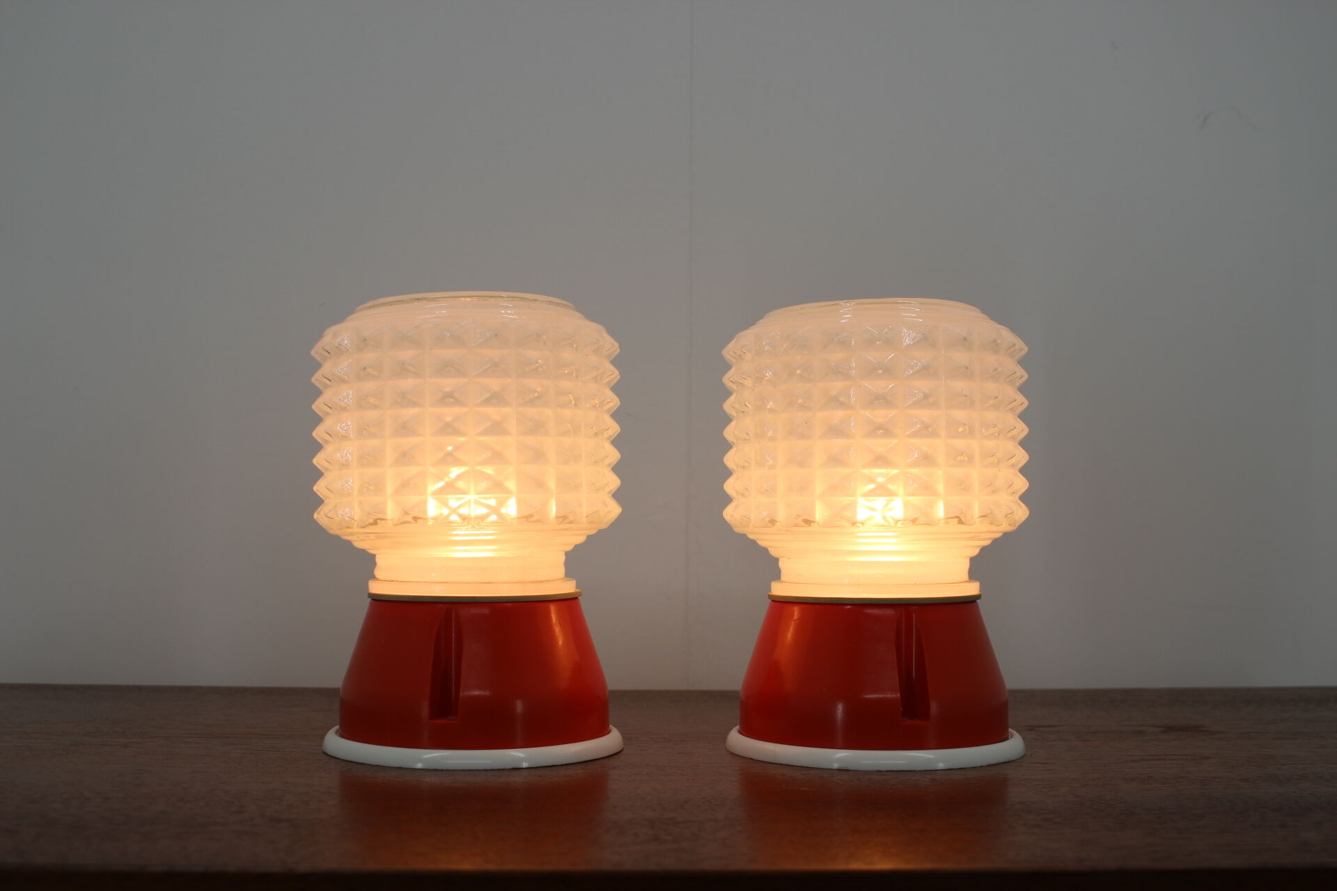 Pair of small table lamps, 1980