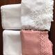 Ensemble 4 nappes et surnappes  brodées