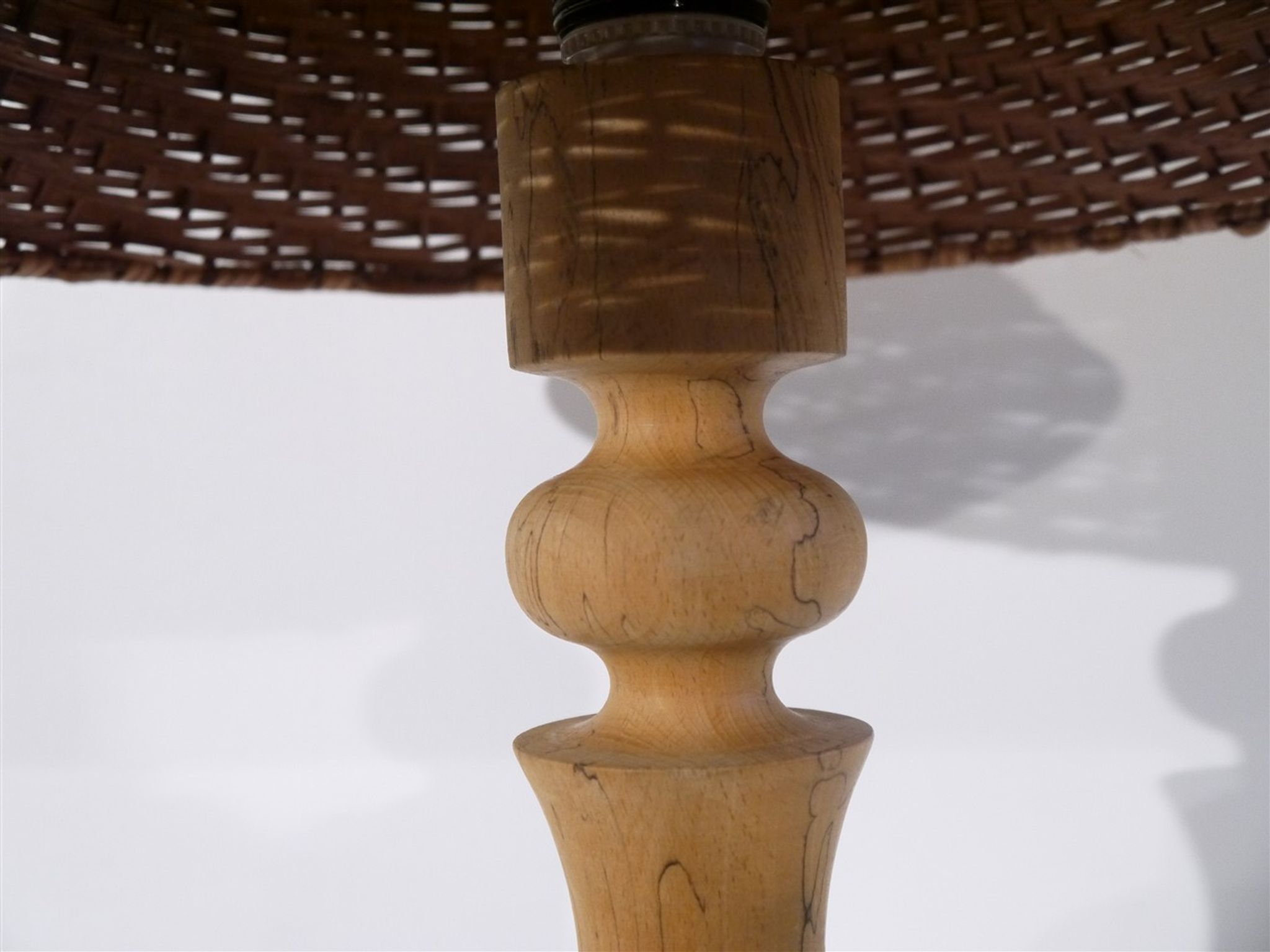 Lampe stylescandinave en bois et rotin 1970