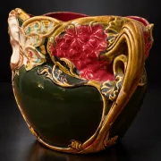 Cache-pot « Femme papillon » — Onnaing, vers 1900–1910