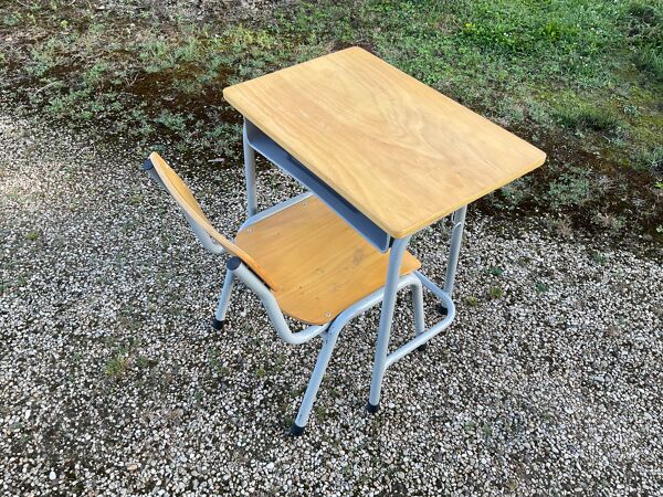 Pupitre d’école.