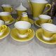 Service à café / thé vintage en porcelaine jaune safran – Salins France – 1